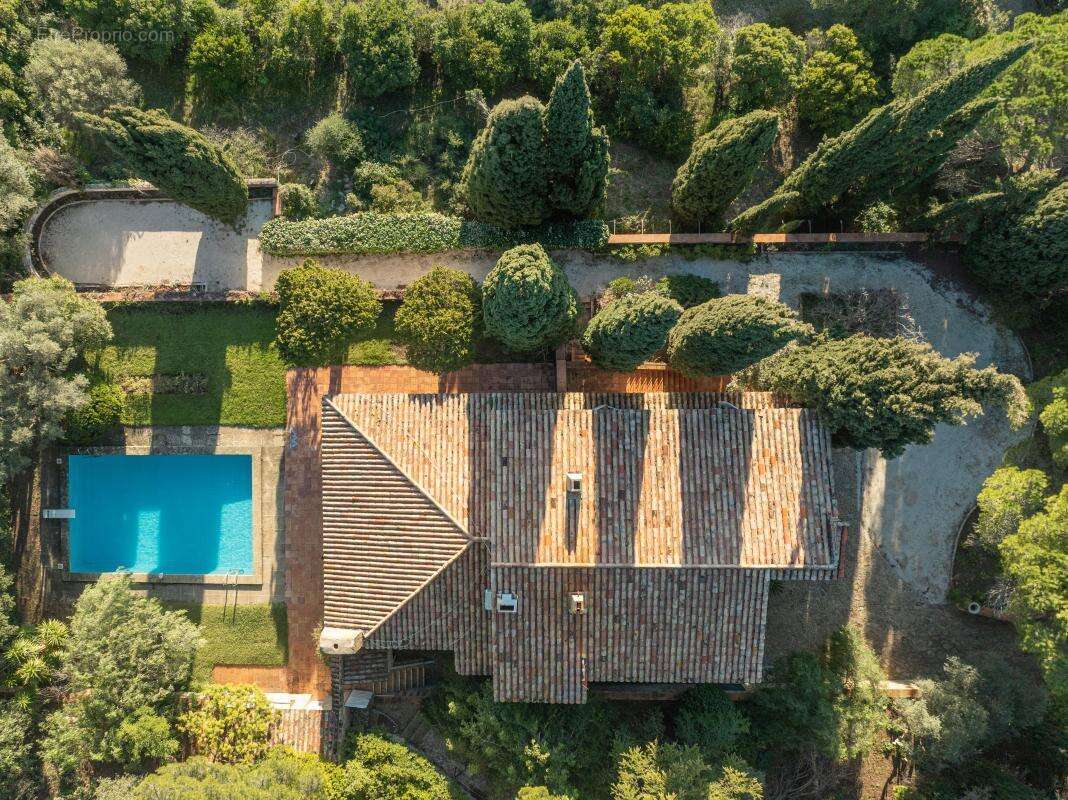 Propriété authentique de 400m² avec Vue Mer à Sanary-sur-Mer - photo 5
