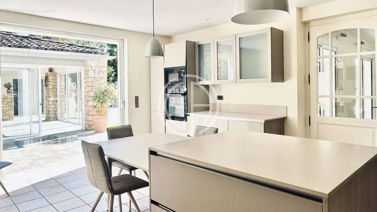 Maison à MOUGINS