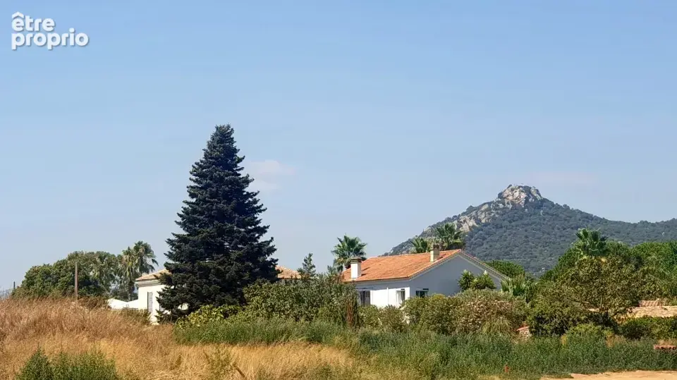 Terrain à HYERES