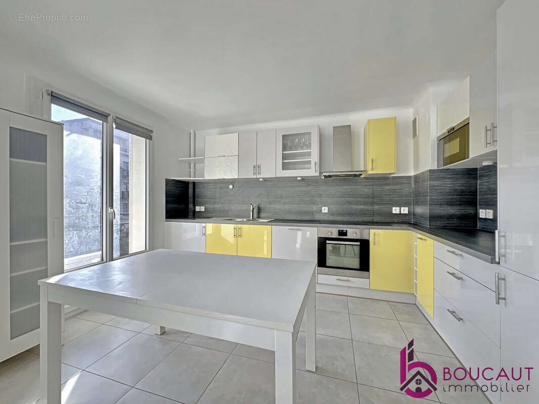 Appartement à LE PLESSIS-ROBINSON
