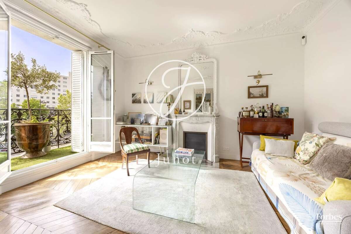 Appartement à PARIS-15E