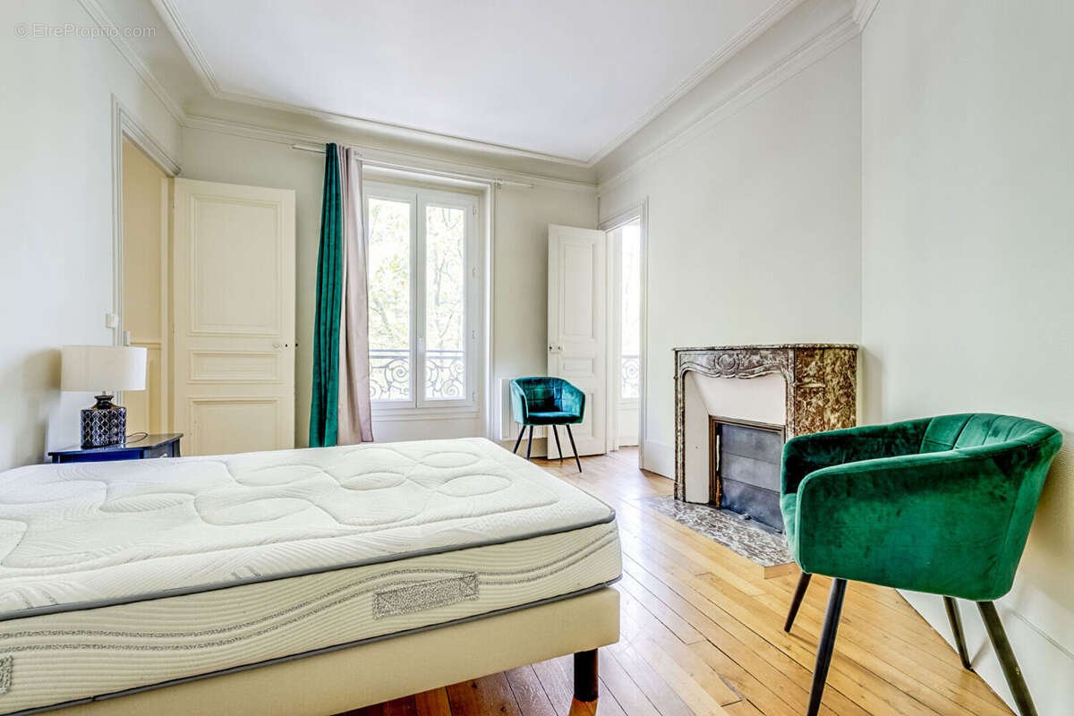 Appartement à PARIS-14E