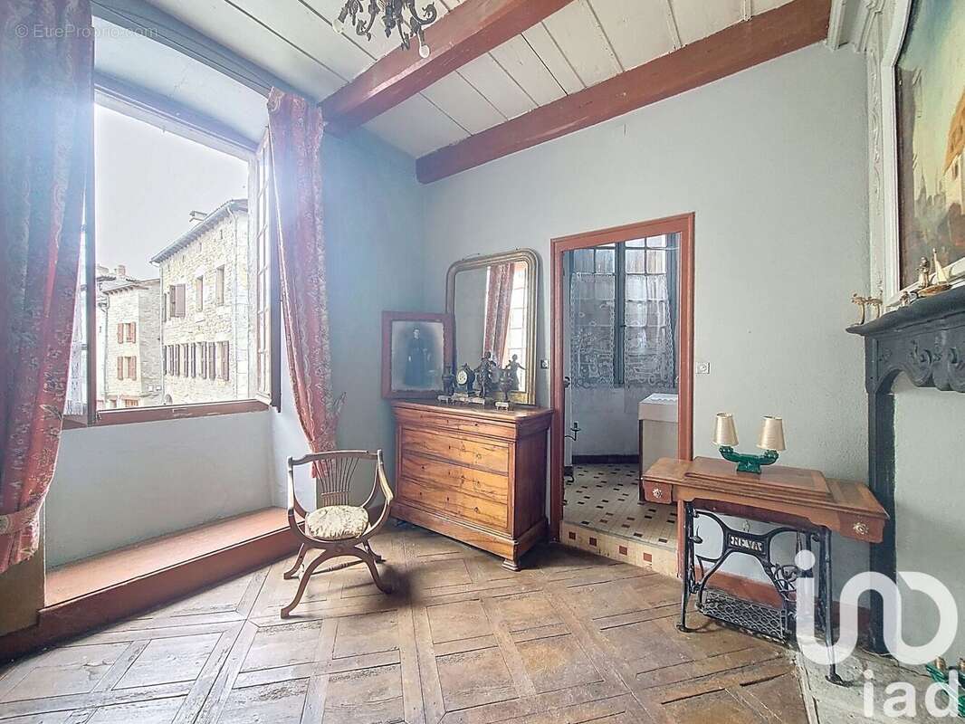 Photo 3 - Appartement à LE MALZIEU-VILLE