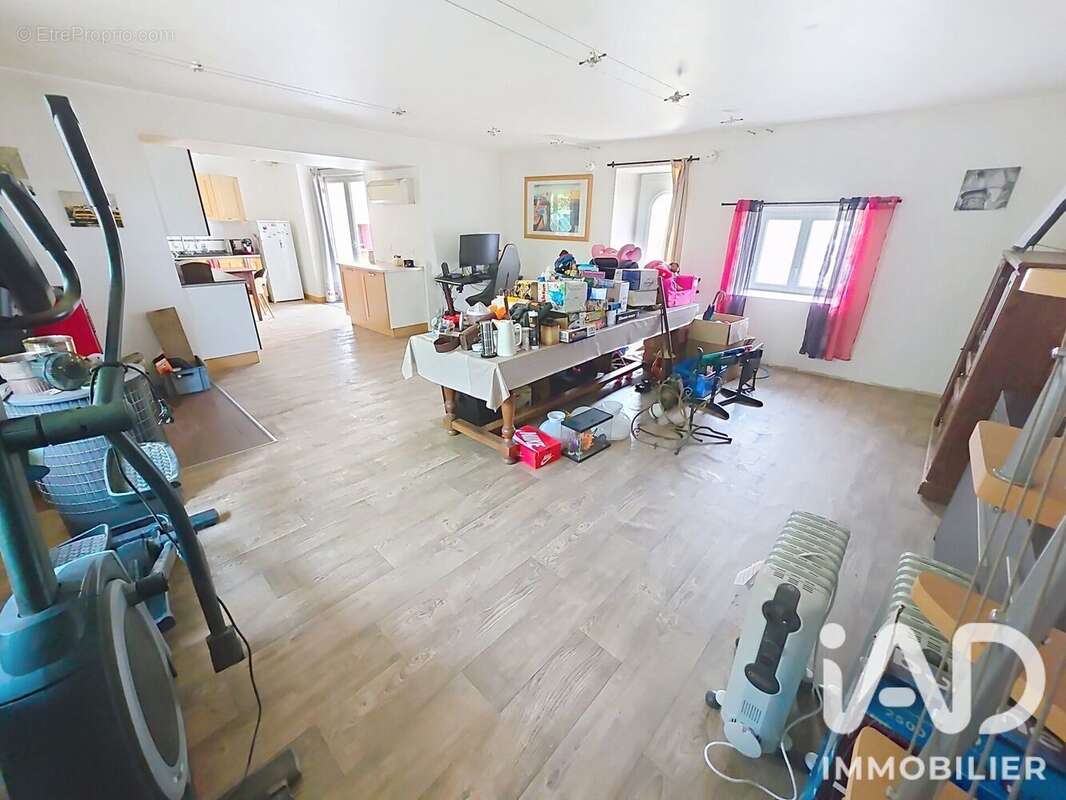 Maison 188 m² à Feuillade  - photo 7
