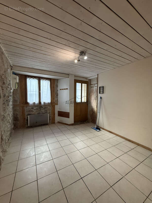 Maison à MOUX