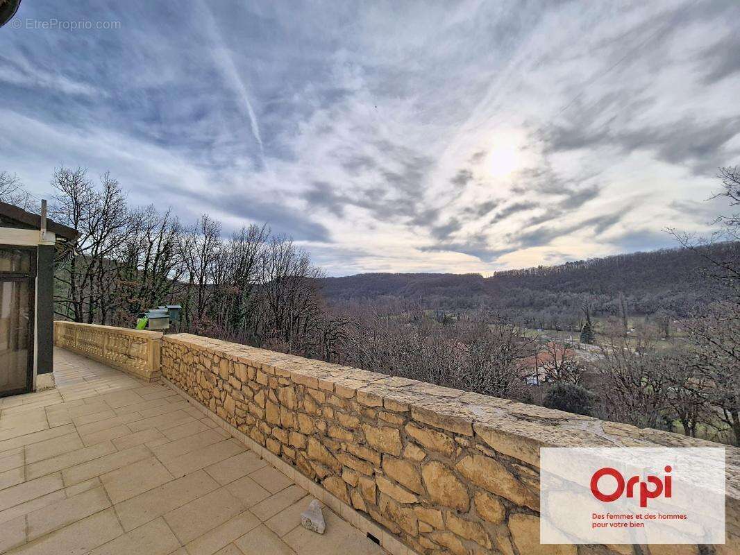 Maison à CONDAT-SUR-VEZERE