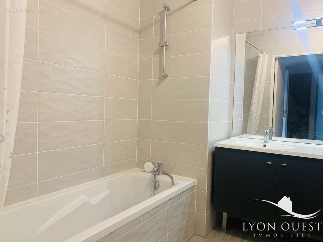 Charbonnières-les-bains au calme rez de jardin de 103m2. - photo 8