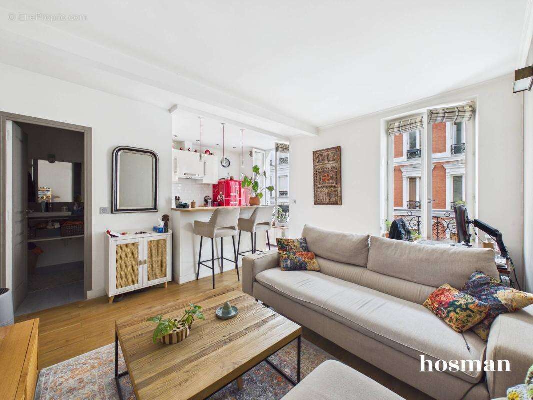 Coup de coeur - 40 m2 - Lumineux - Traversant avec cave - Rue des Trois Frères - photo 2