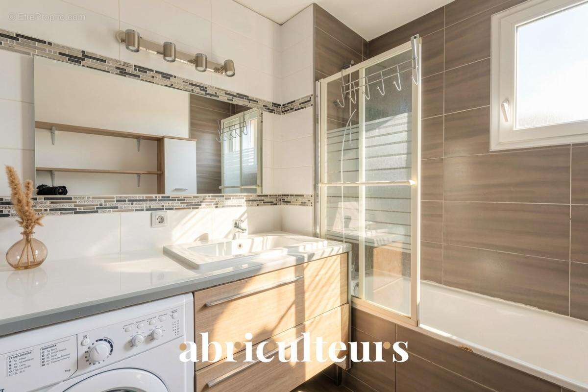 Appartement à GENNEVILLIERS