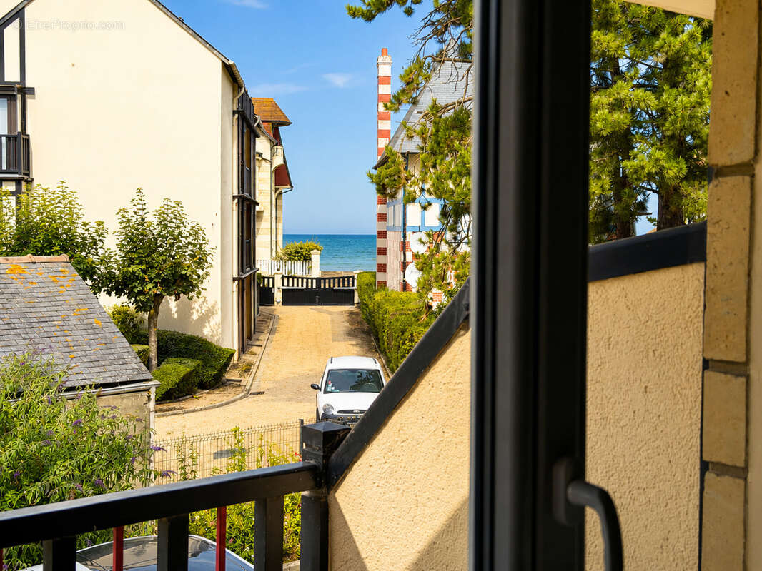 Appartement 2 pieces 28m2 entièrement rénové acces direct plage + cave + parking - photo 10