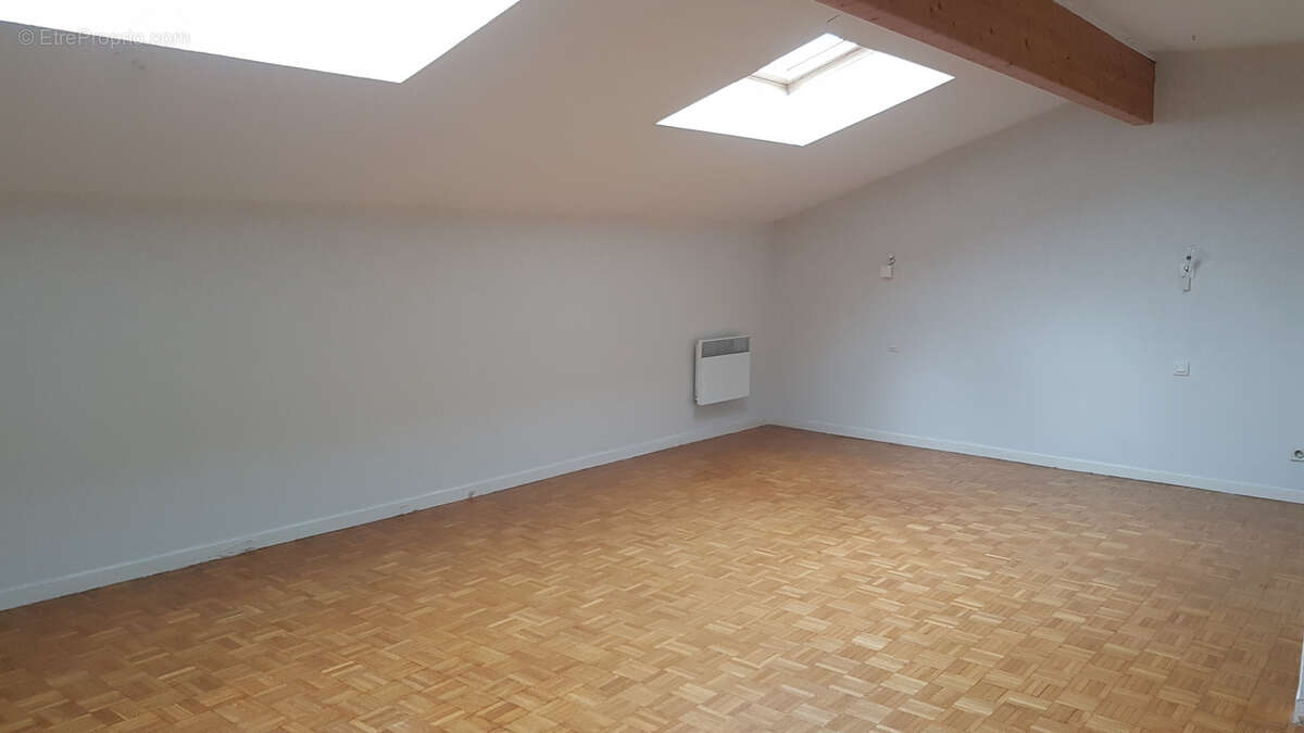 Appartement à COUZON-AU-MONT-D'OR