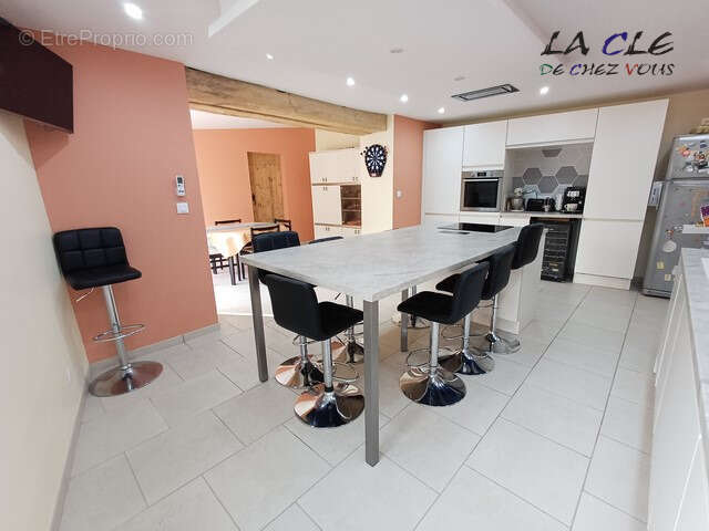 Maison à SAINT-HILAIRE-DES-LOGES