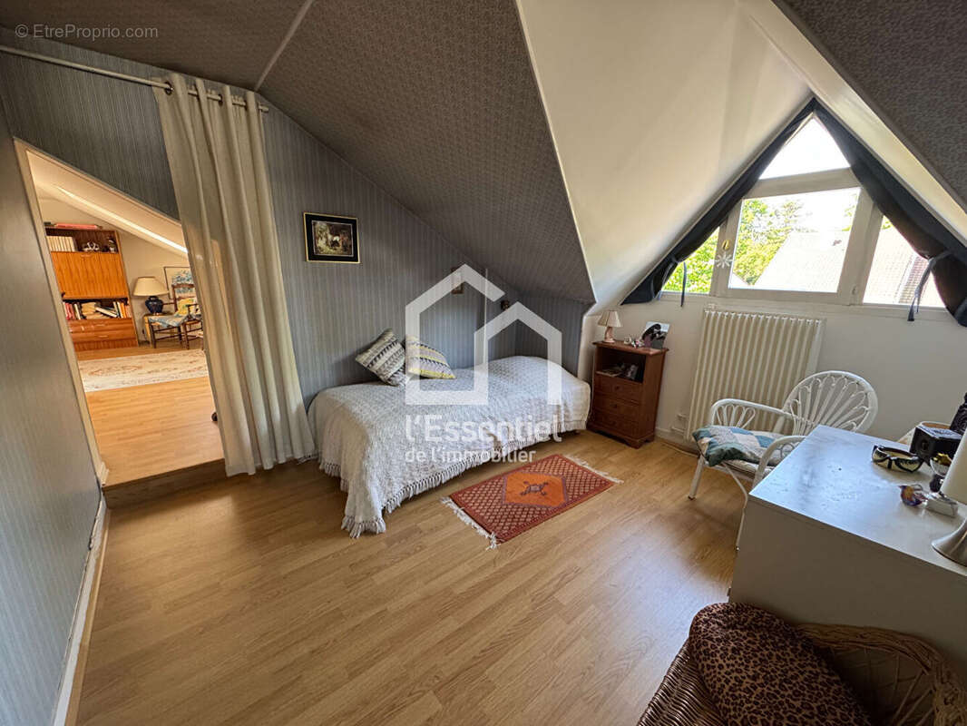 Maison à VERNEUIL-SUR-SEINE