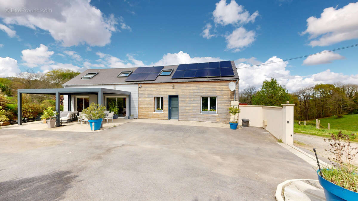 Maison à REFFUVEILLE