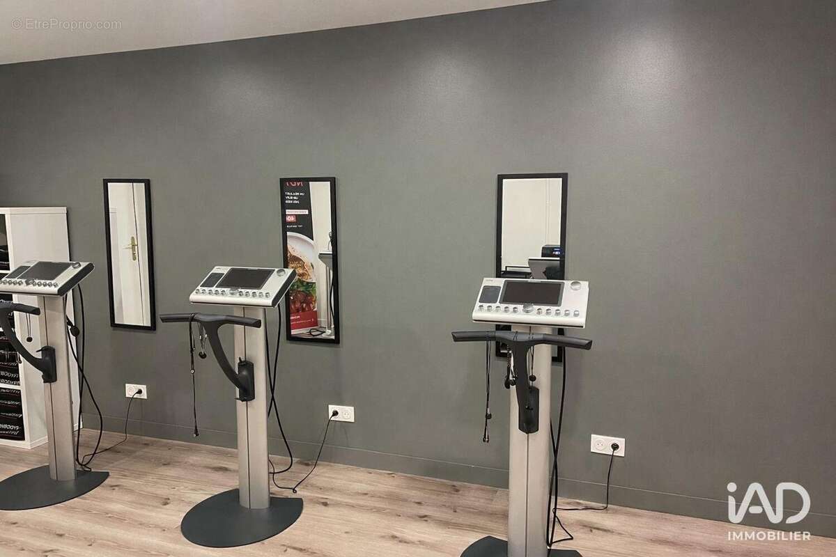 Photo 2 - Commerce à LAMORLAYE