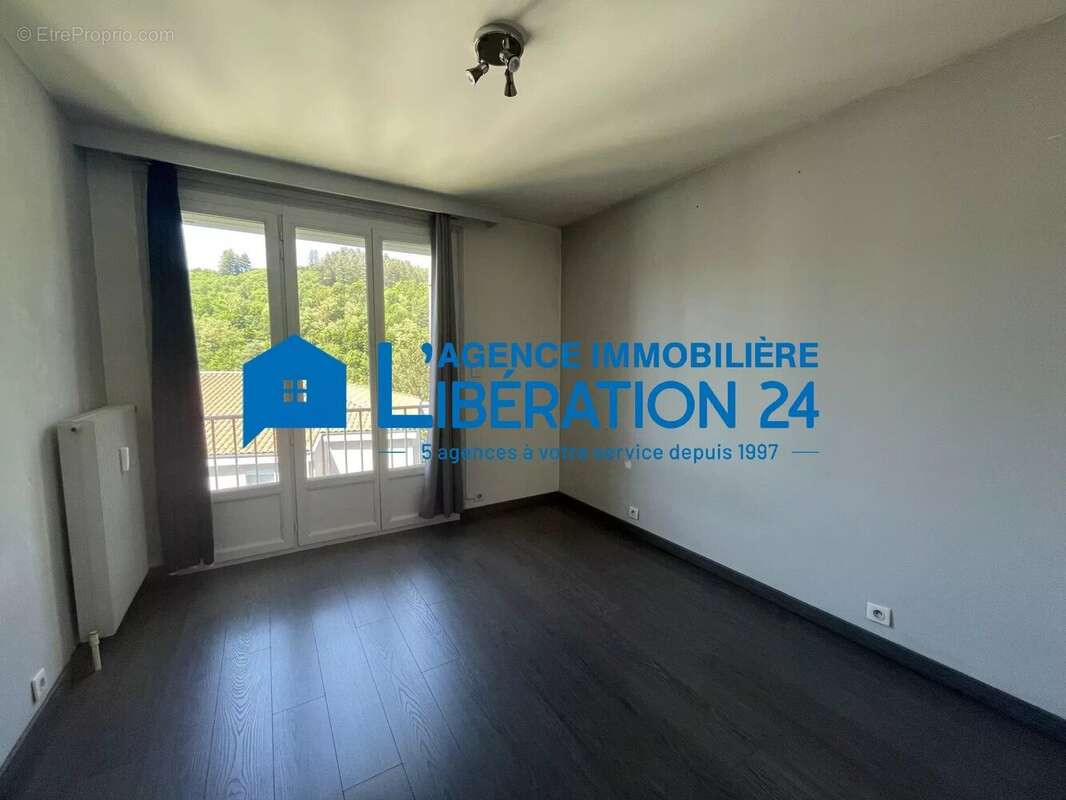 Appartement à LE CHAMBON-FEUGEROLLES