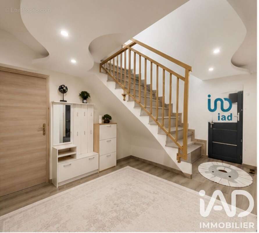 Maison 156 m² à Goussainville  - photo 5