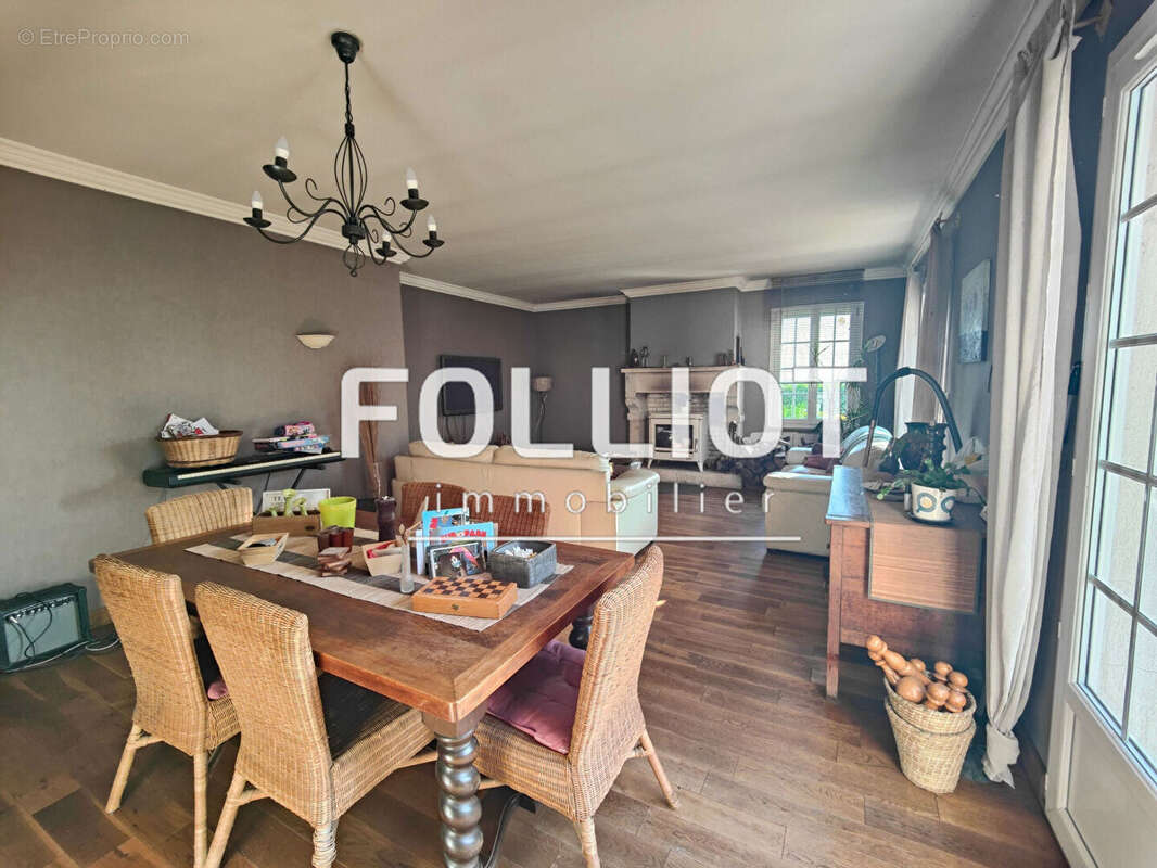 Maison à SAINT-FROMOND