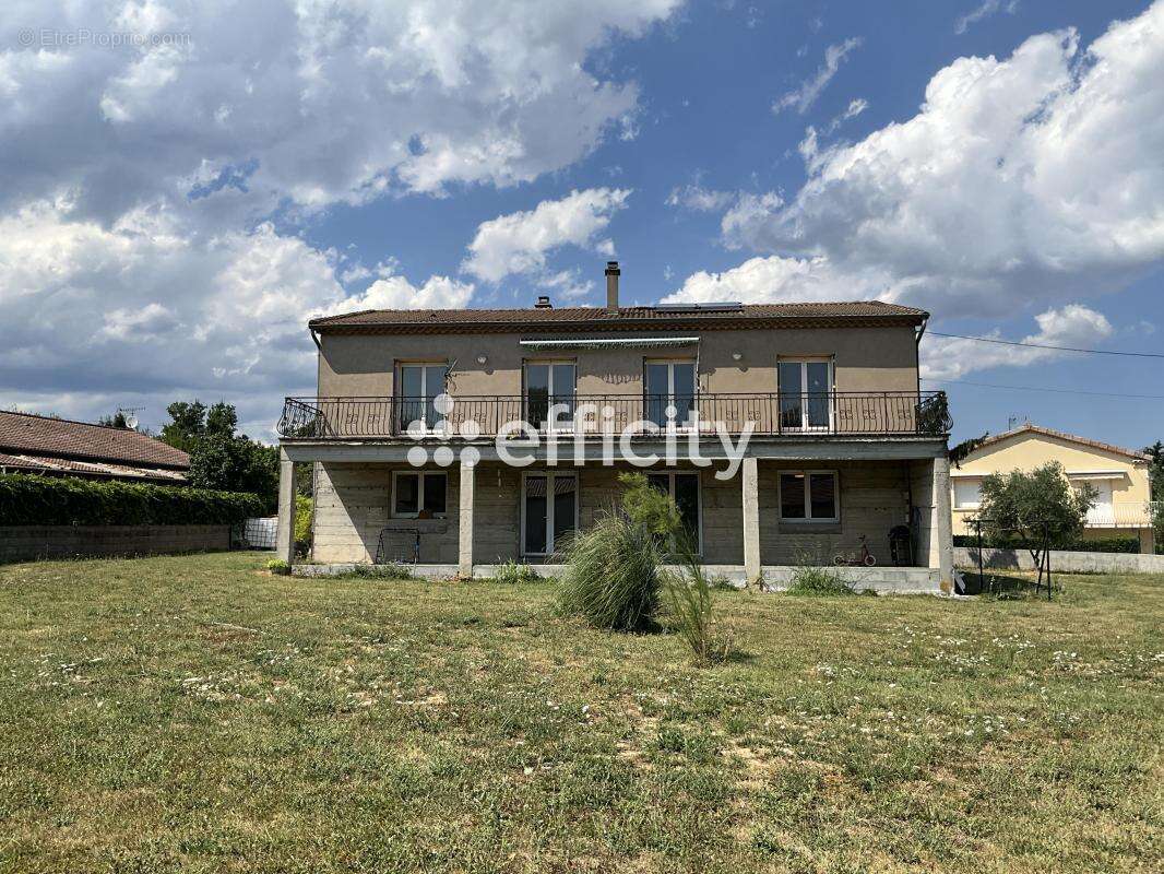 Maison 232 m² à Chomerac  - photo 2