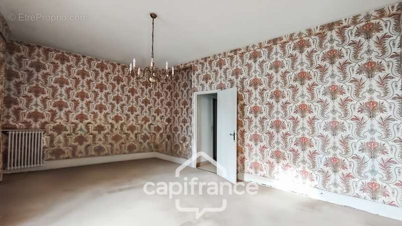 Appartement à SAINTE-LIVRADE-SUR-LOT