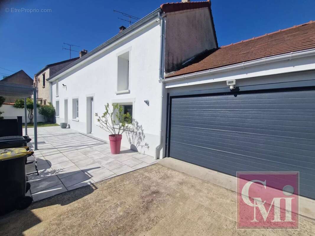 Maison à BRUYERES-LE-CHATEL