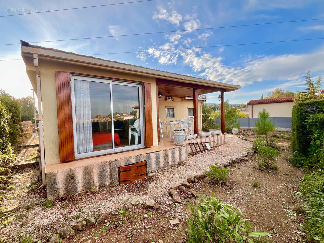 Maison à ROQUEBRUNE-SUR-ARGENS