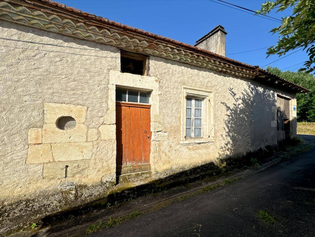 Maison à SAINT-ASTIER