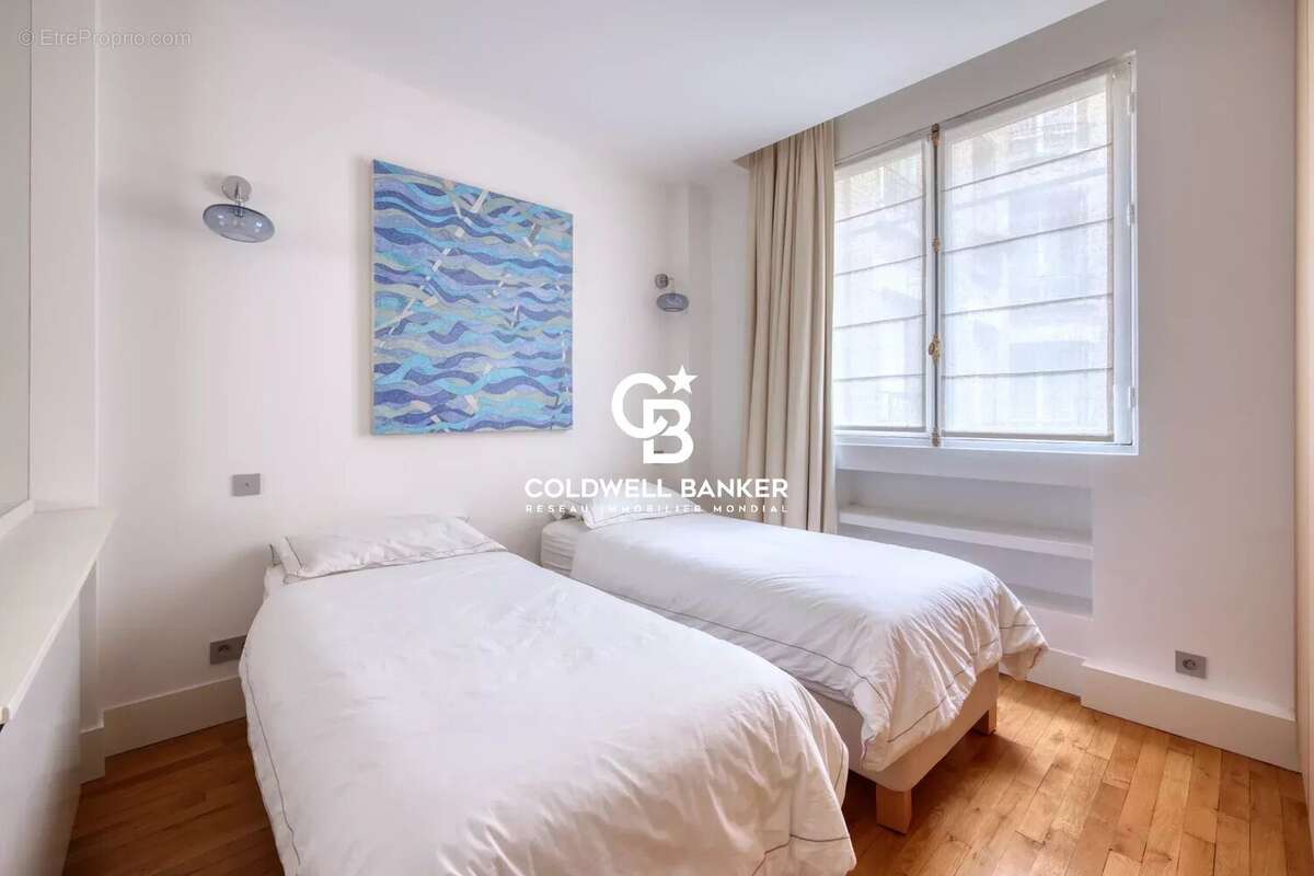 Appartement à PARIS-7E