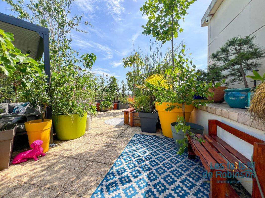 Appartement à LE PLESSIS-ROBINSON