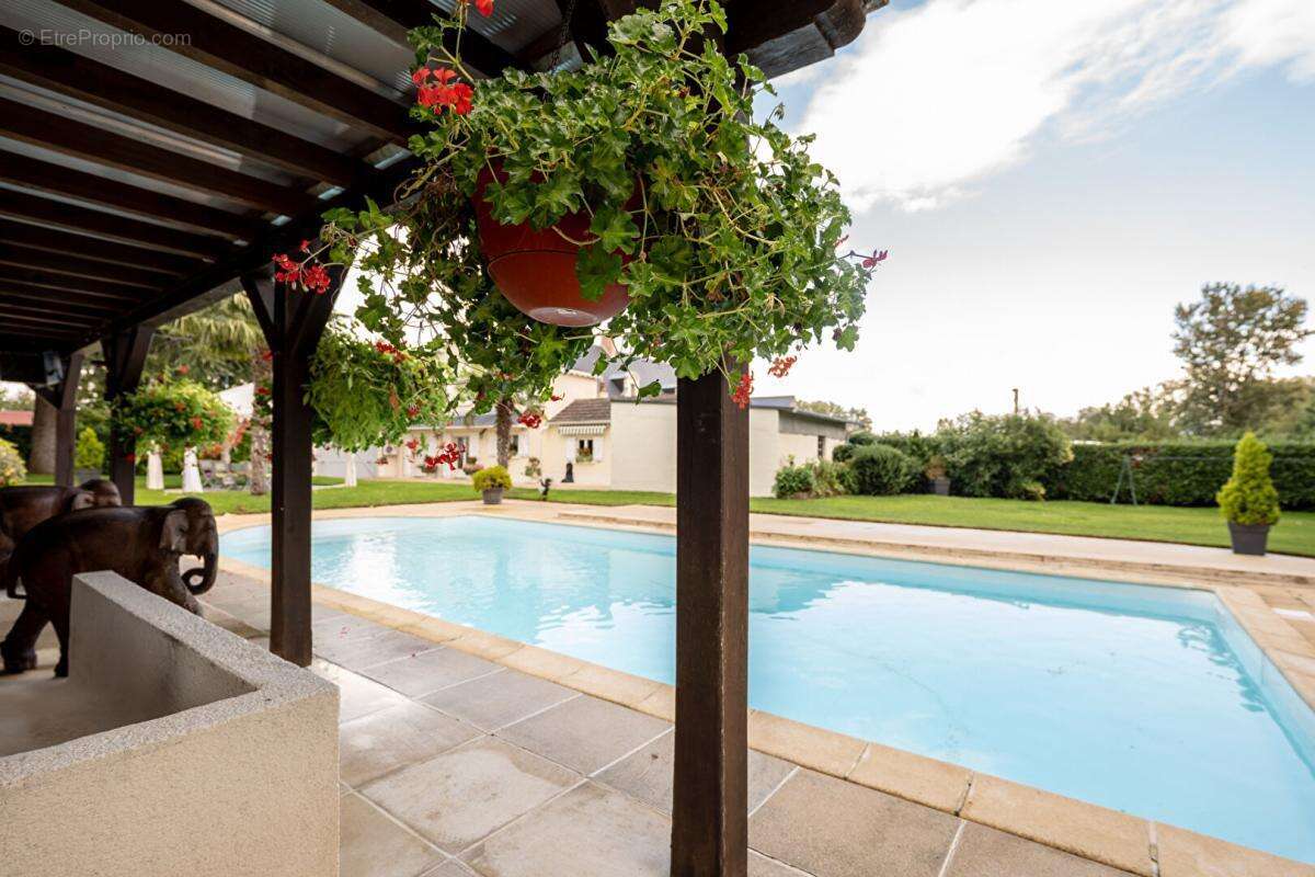 Lieux uniques ® - propriétés privées propose maison de 118 m² sur un terrain de 2661 m² proximité c0ntres - photo 5