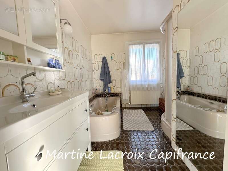 Dpt sarthe (72), à vendre la ferte-bernard - maison contemporaine  p6 de 145 m² - terrain de 741m² - photo 10