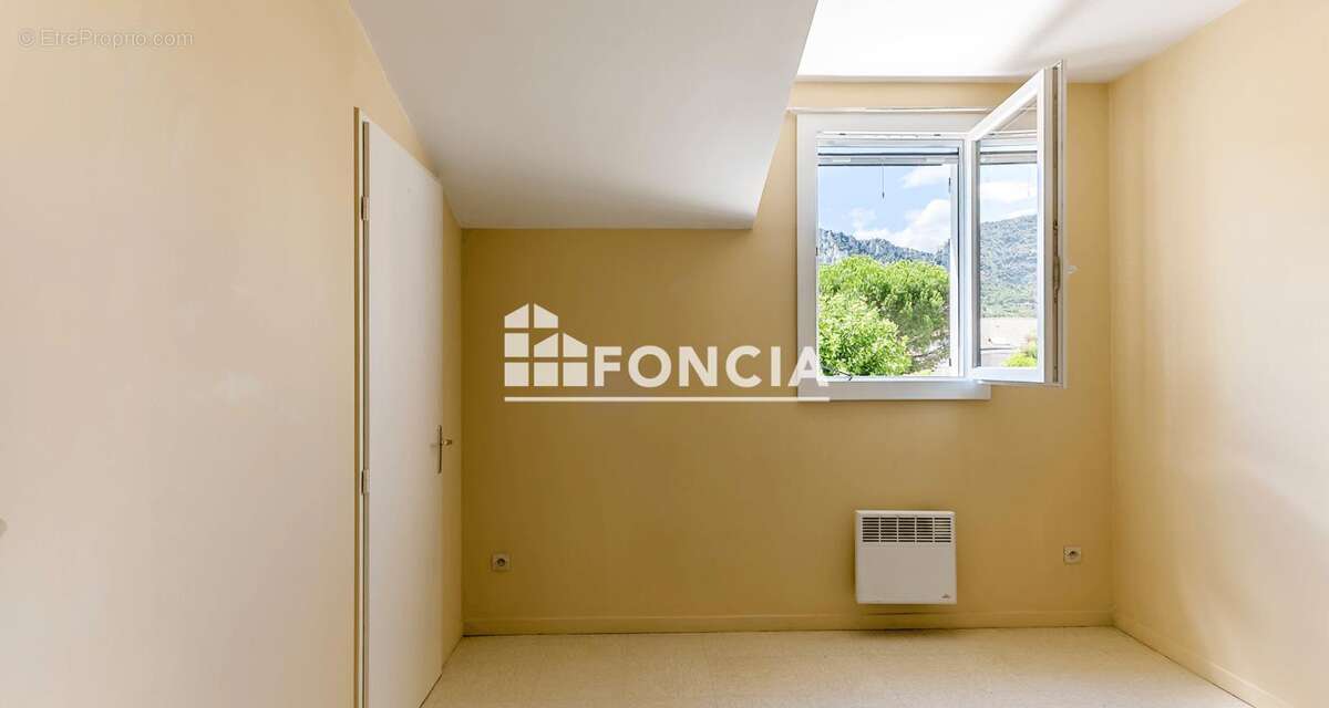 Appartement à GUILHERAND-GRANGES