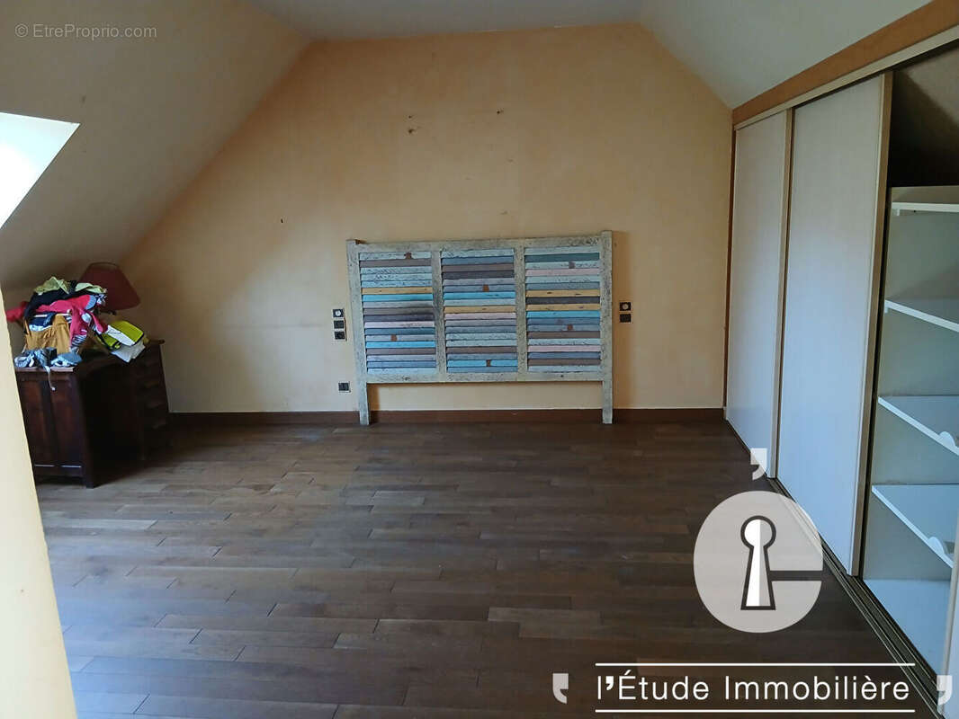 Maison à MESLAY-DU-MAINE