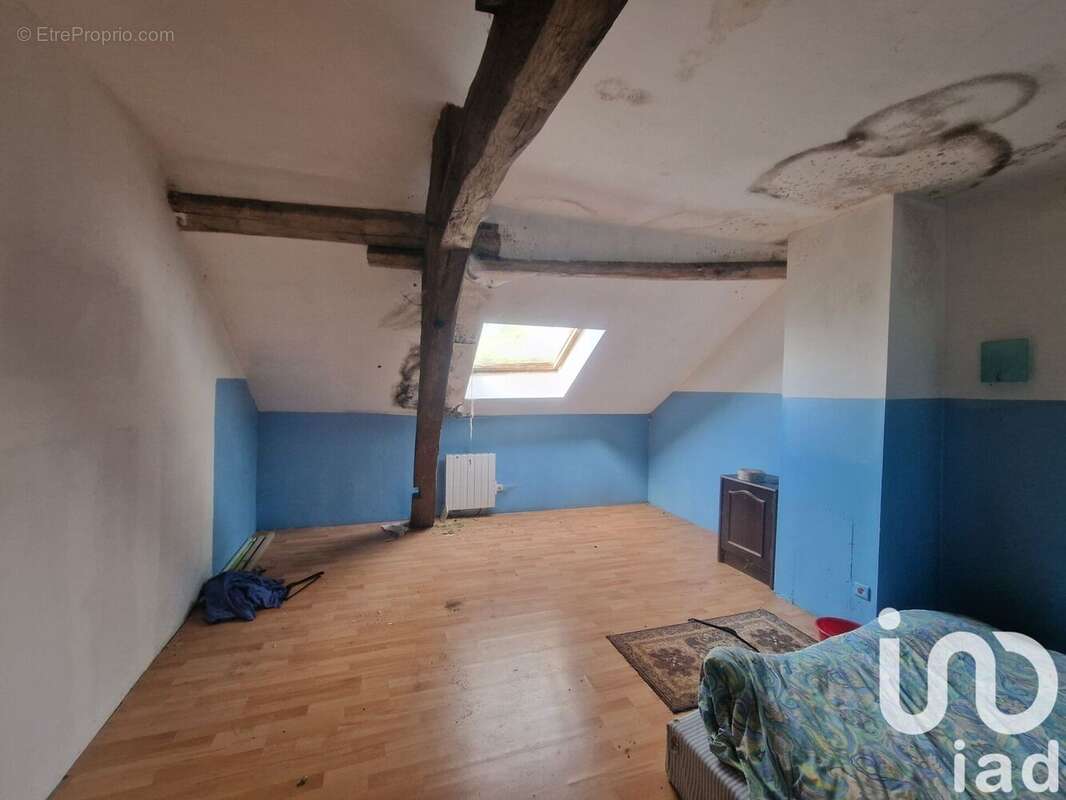 Maison 88 m² à Stigny  - photo 7