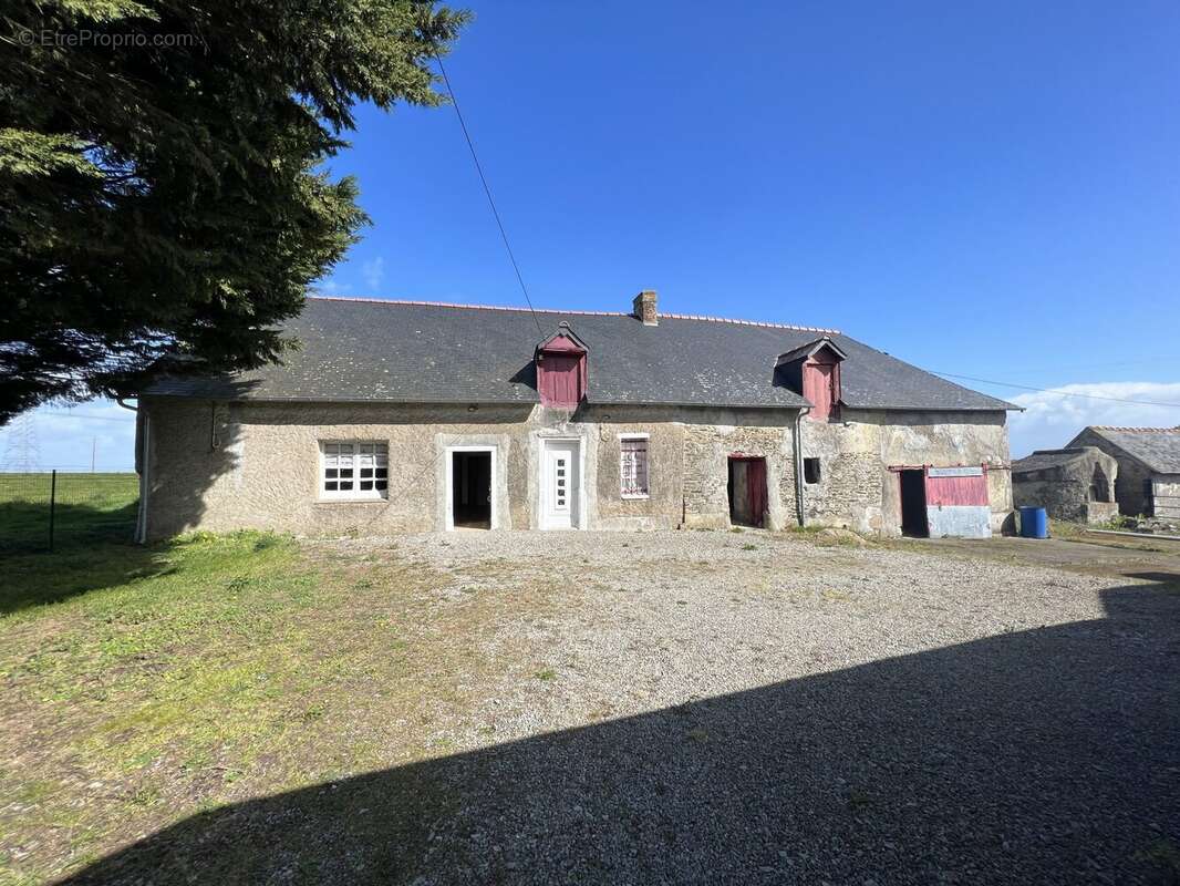 Maison à NOYAL-SUR-VILAINE