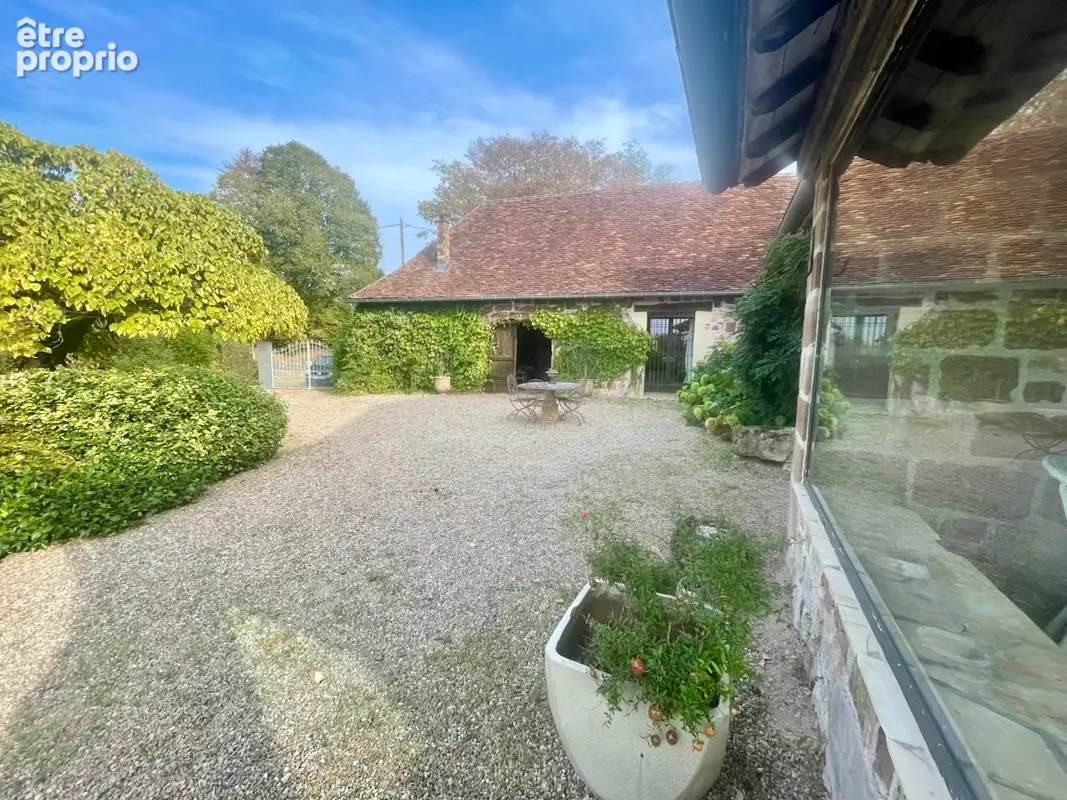 Belle maison en brasier avec dépendances. - photo 19