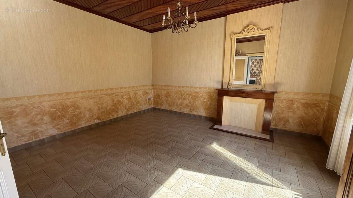 Maison à LANDIRAS
