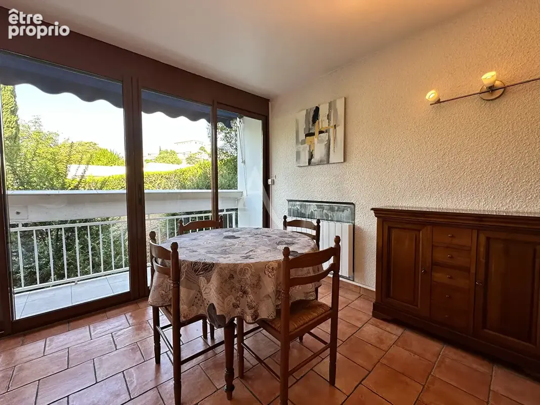 Appartement type2 de 50.25 m2 vue chateau balcon garage et cave greoux les bains - photo 1