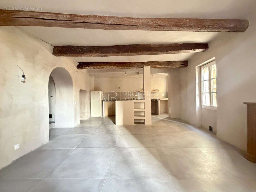 Maison à SAINT-SATURNIN-LES-APT