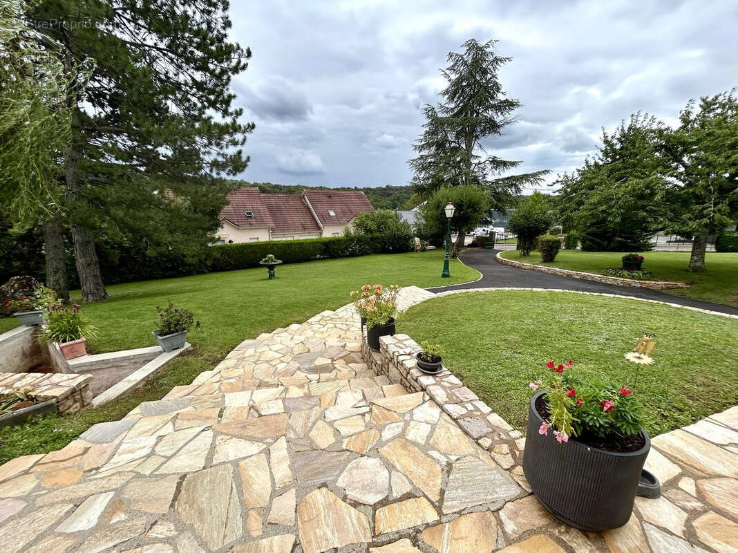 Maison à ECOLE-VALENTIN