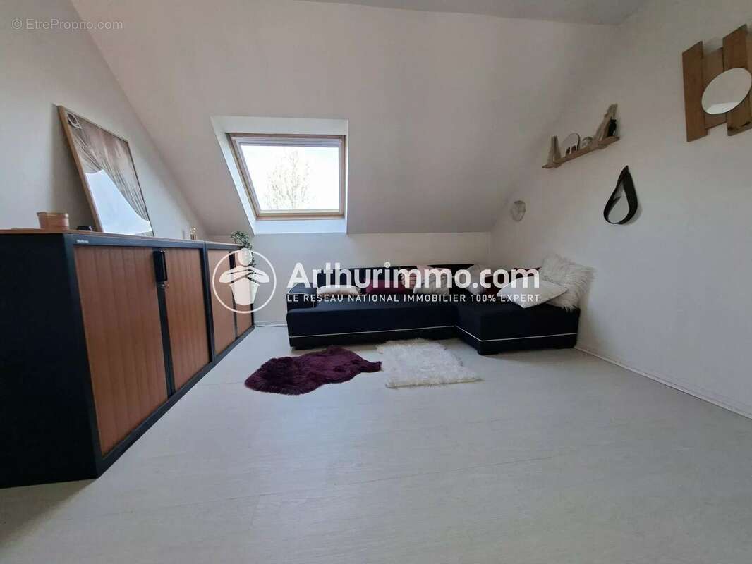 Maison à SAINT-PIERRE-DU-PERRAY