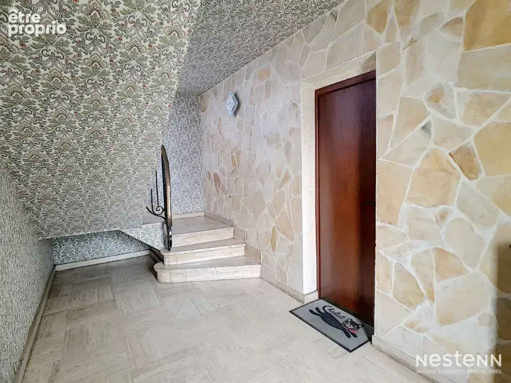 À Vendre - Maison d'architecte de 220 m² avec jardin et double garage à Condom - photo 12