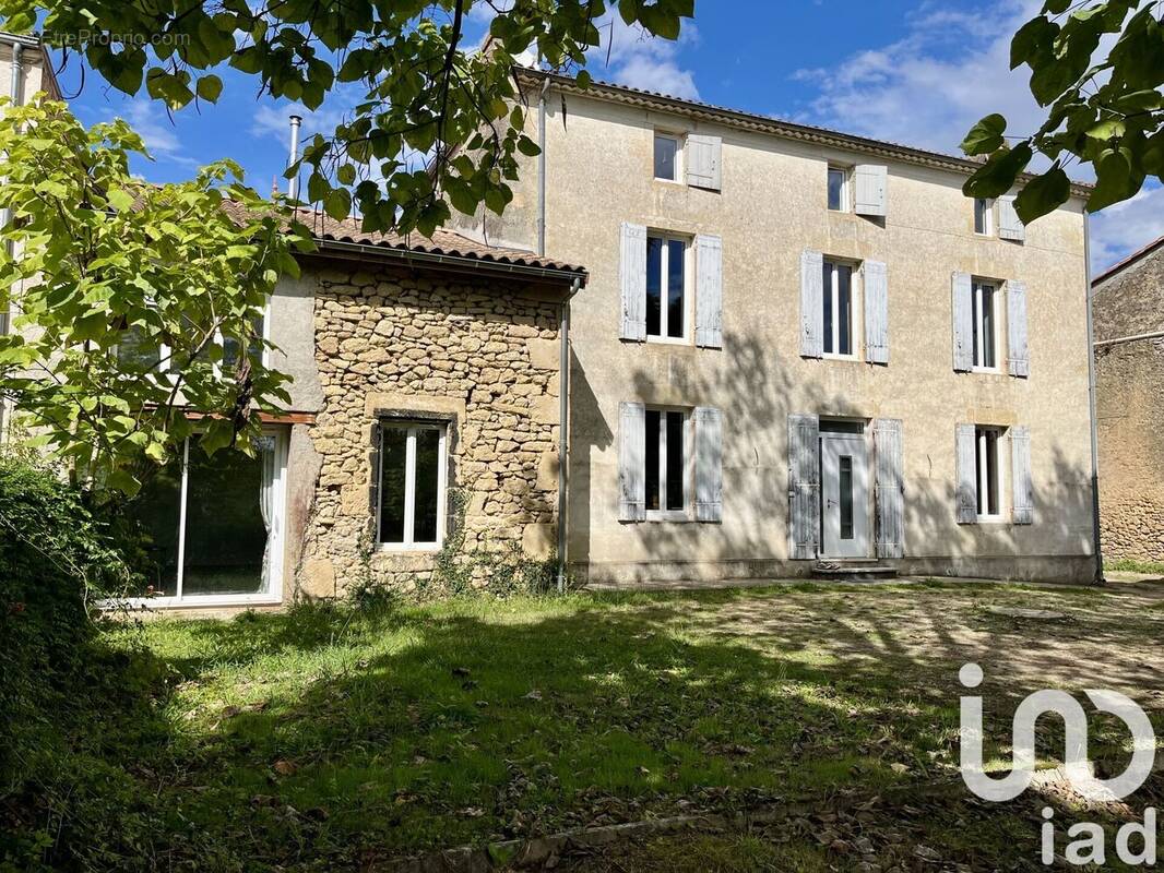 Photo 1 - Maison à SAINT-PIERRE-D'AURILLAC