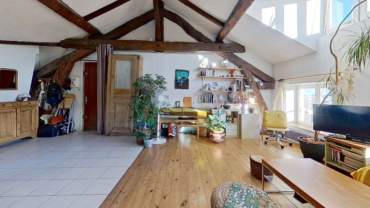 À vendre dernier étage d'un petit immeuble - 69001 lyon -  plateau de la croix-rousse - vue fourvière - appart - photo 4