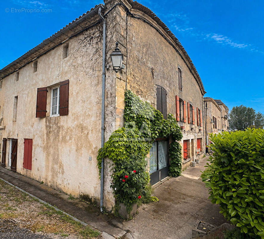 Maison à BOURG
