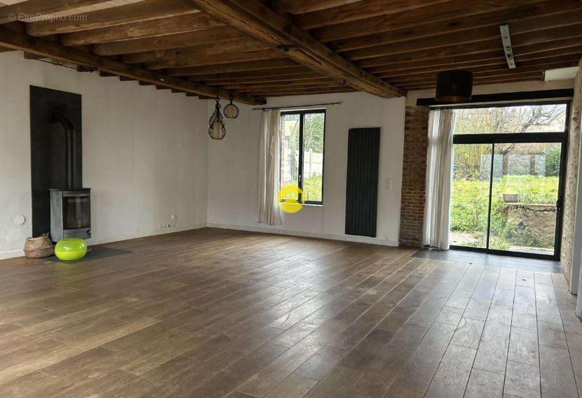 Maison à EGRISELLES-LE-BOCAGE