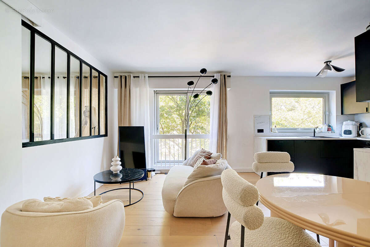 Appartement à PARIS-11E