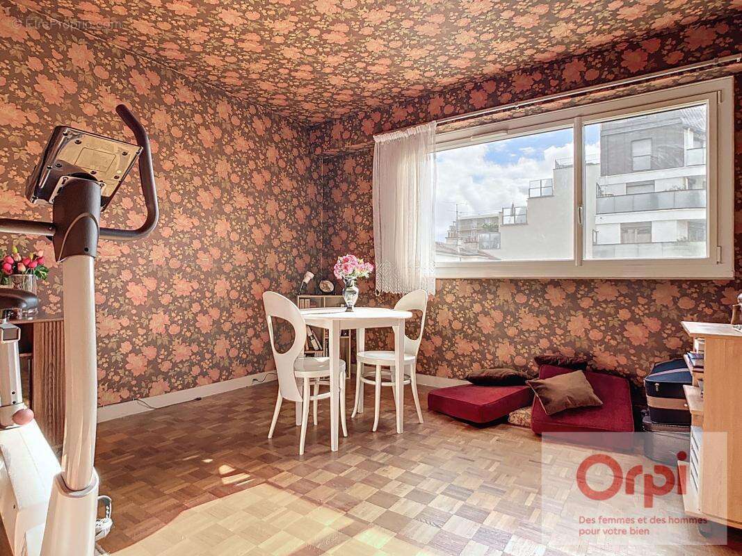 Appartement à ISSY-LES-MOULINEAUX