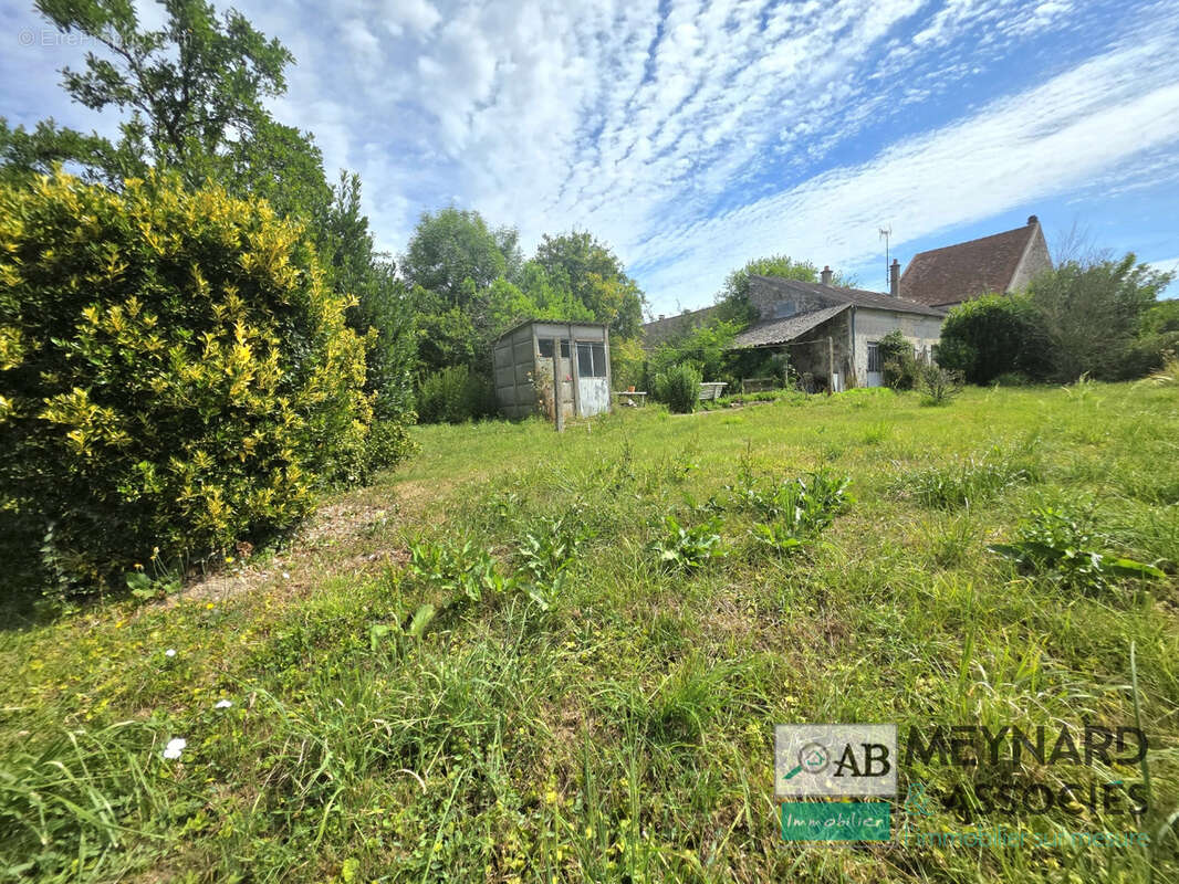 À vendre à Mouroux   Maison indépendante à rénover avec garage, et  grenier aménageable. - photo 14