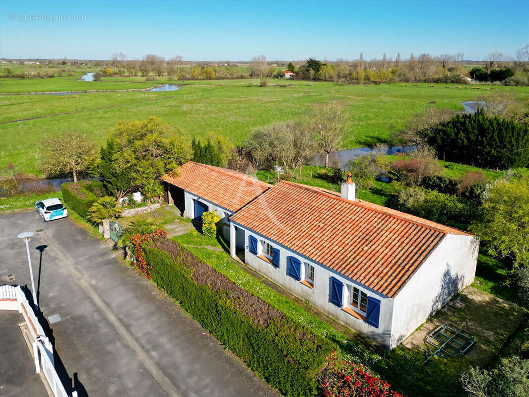 Maison à LE PERRIER